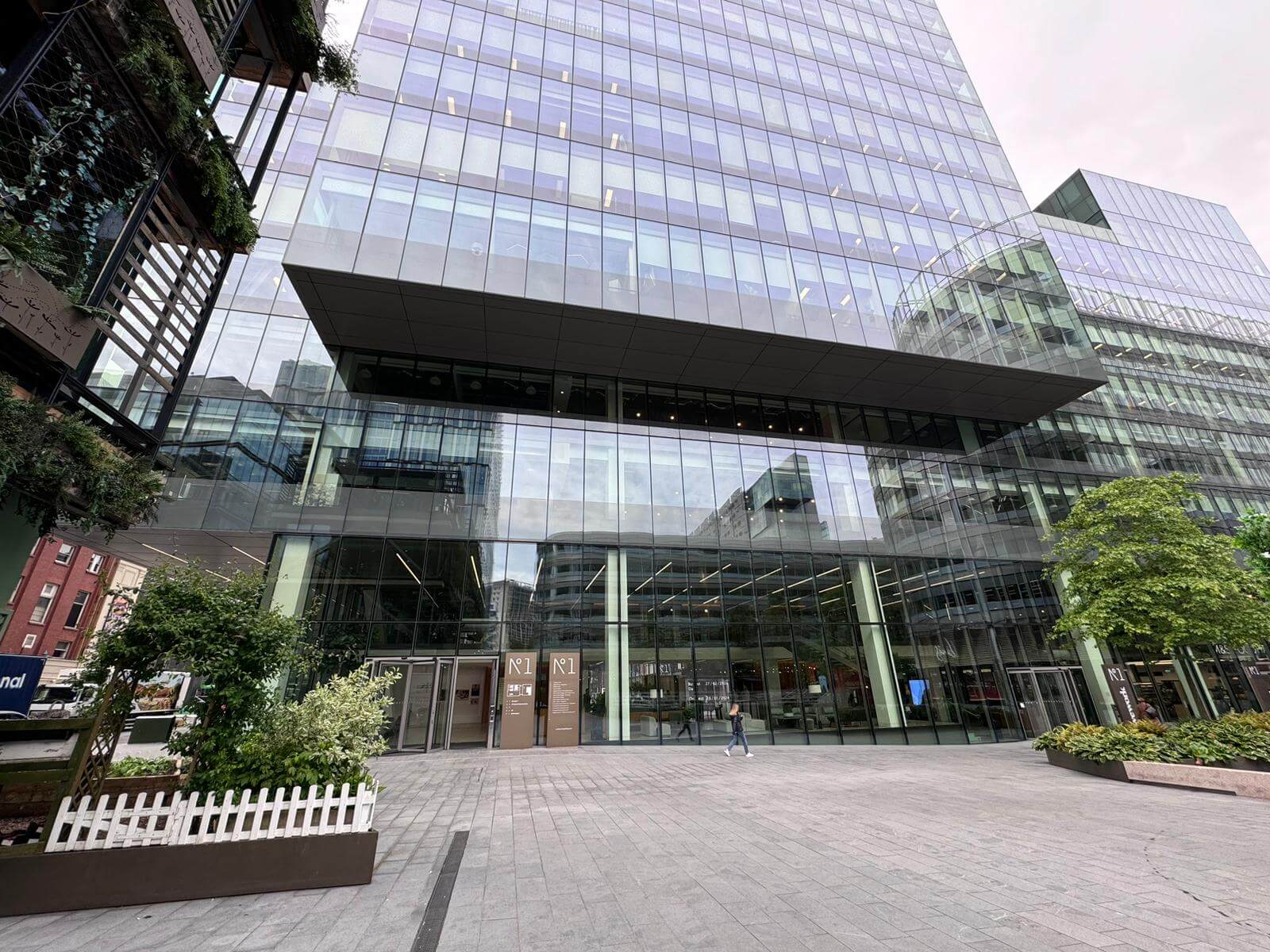 Cubo Manchester coworking space — 2 locations with hot desks from £175/mo, 24/7 access and 10Gb WiFi